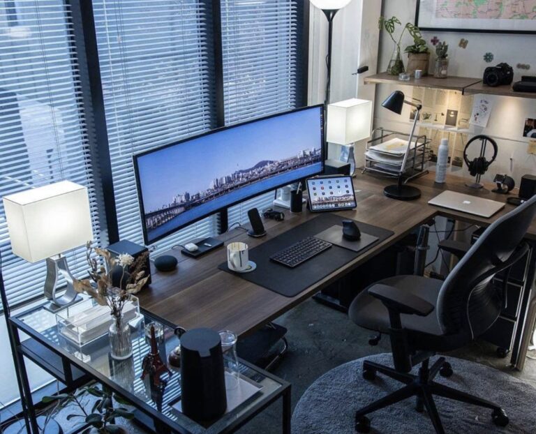 Efficient desk setup
